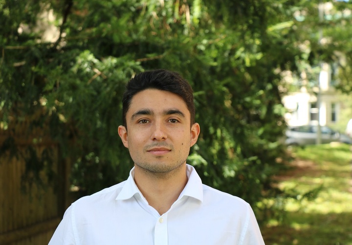 Headshot of Sergio Arango